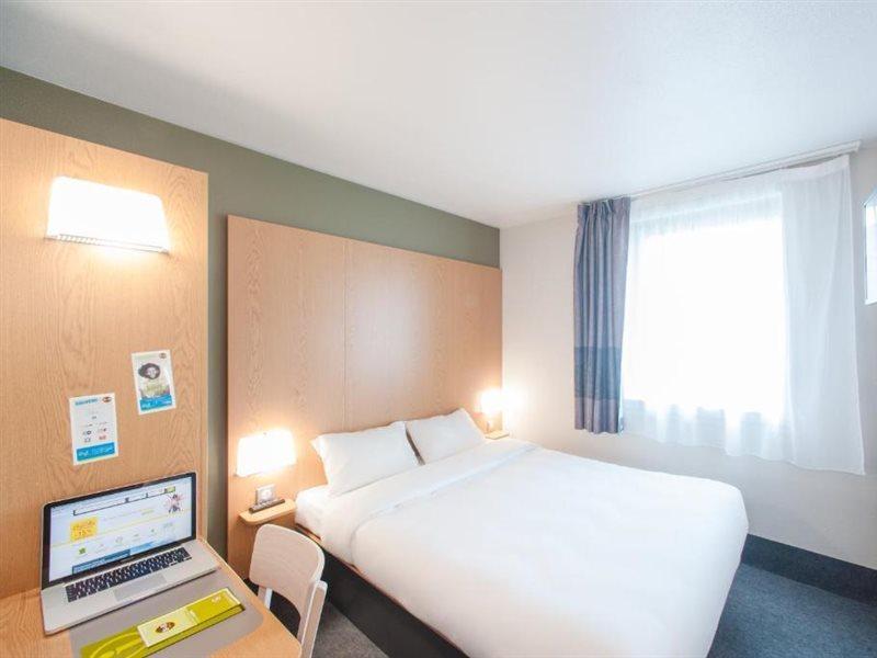 B&B Hotel La Rochelle Beaulieu Пюилборо Екстериор снимка
