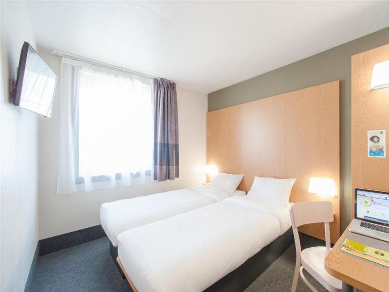 B&B Hotel La Rochelle Beaulieu Пюилборо Екстериор снимка