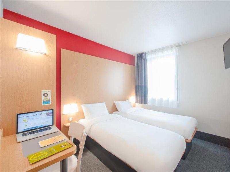 B&B Hotel La Rochelle Beaulieu Пюилборо Екстериор снимка