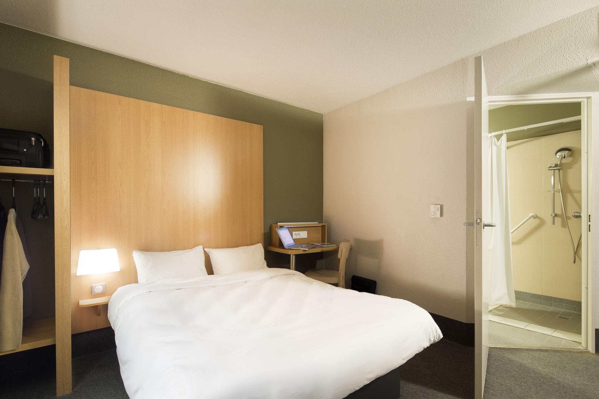 B&B Hotel La Rochelle Beaulieu Пюилборо Екстериор снимка
