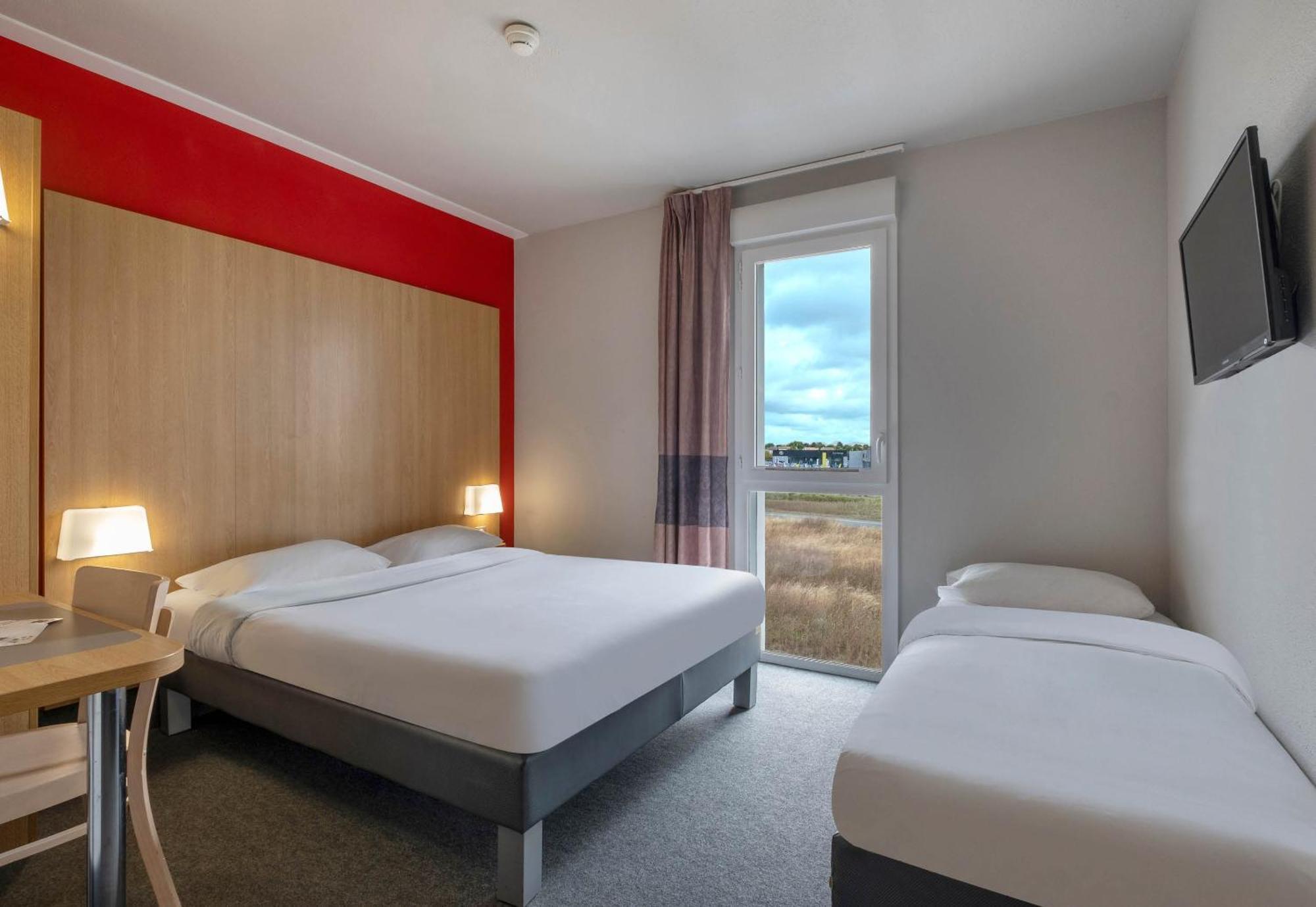B&B Hotel La Rochelle Beaulieu Пюилборо Екстериор снимка