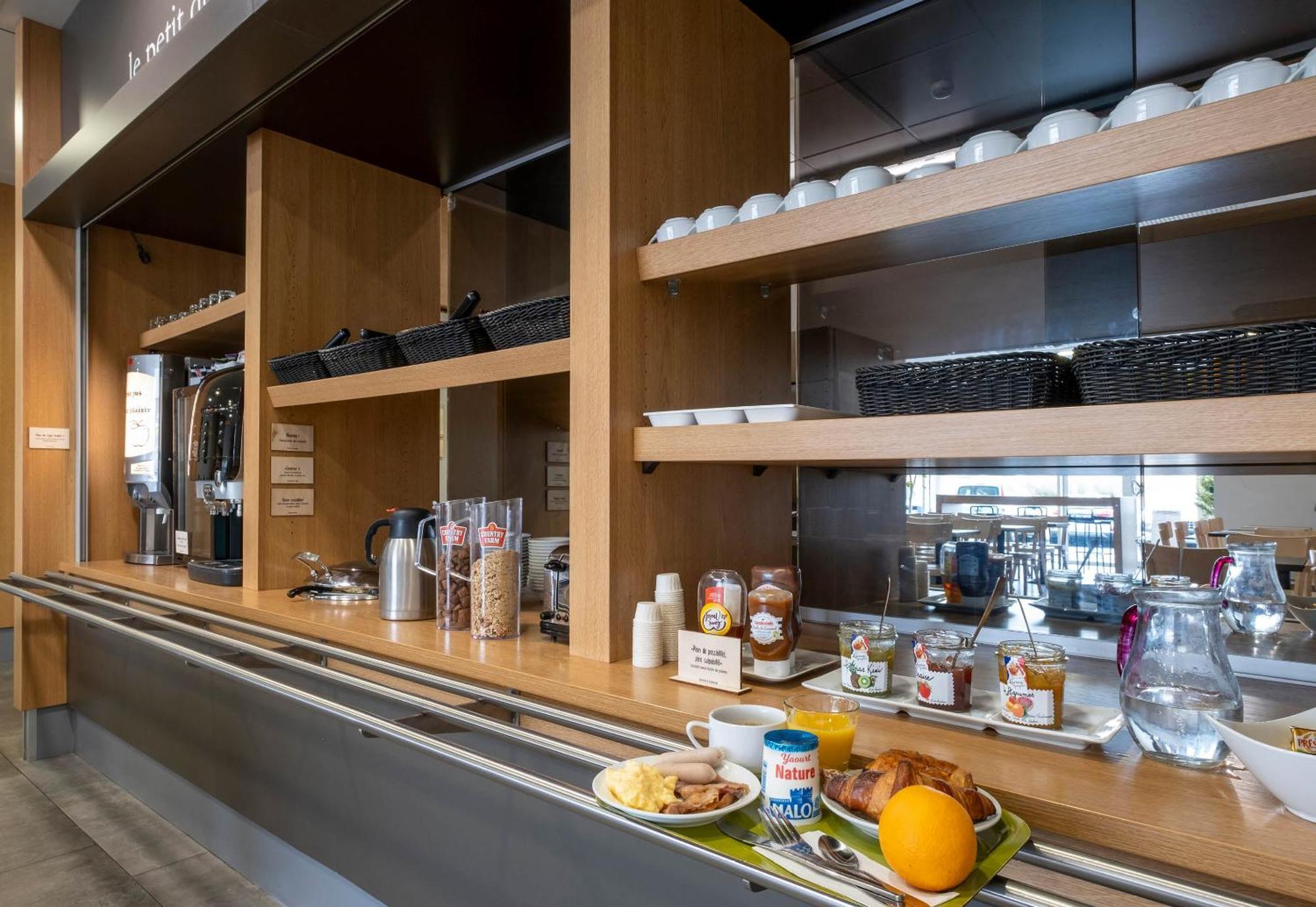 B&B Hotel La Rochelle Beaulieu Пюилборо Екстериор снимка