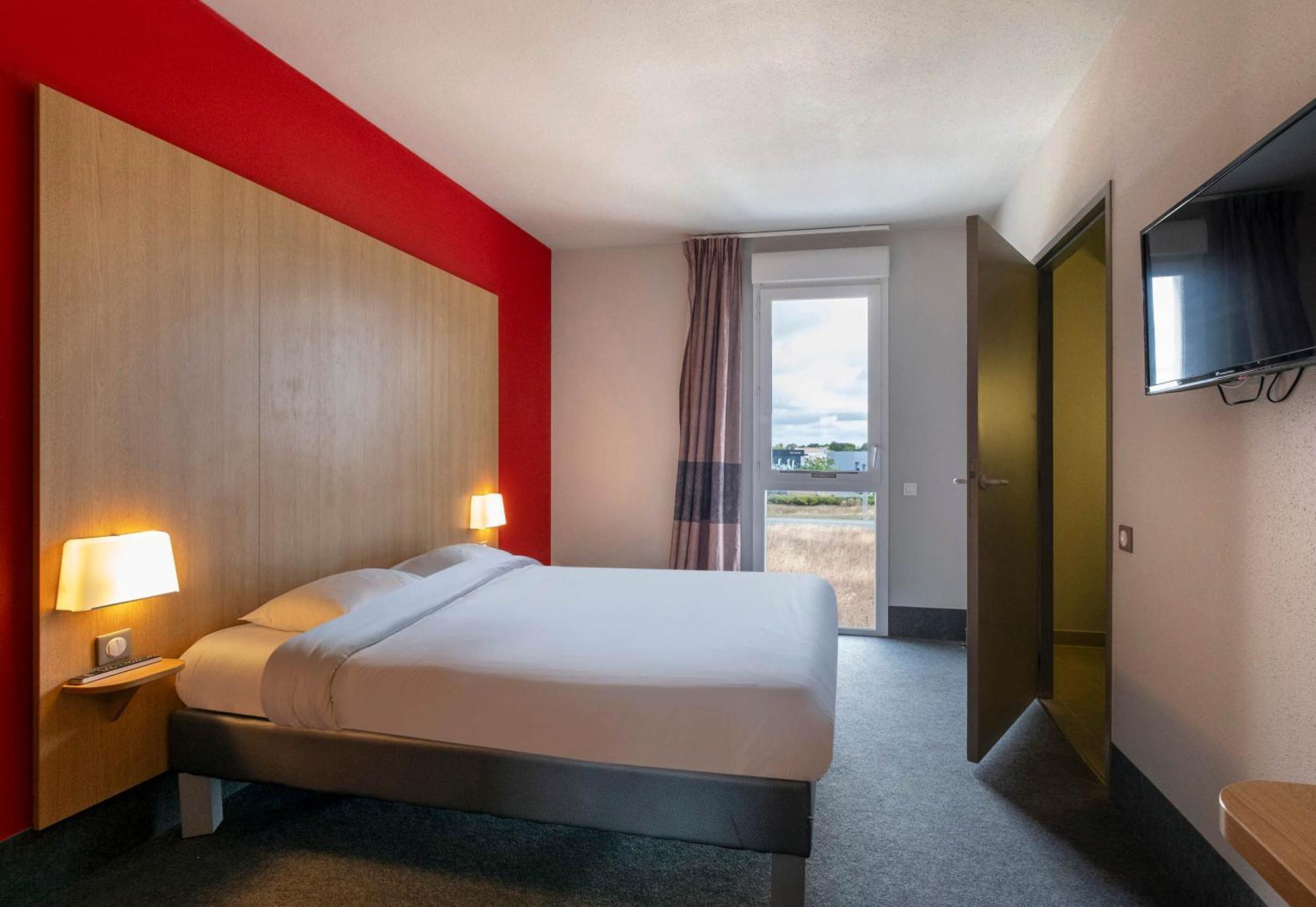 B&B Hotel La Rochelle Beaulieu Пюилборо Екстериор снимка