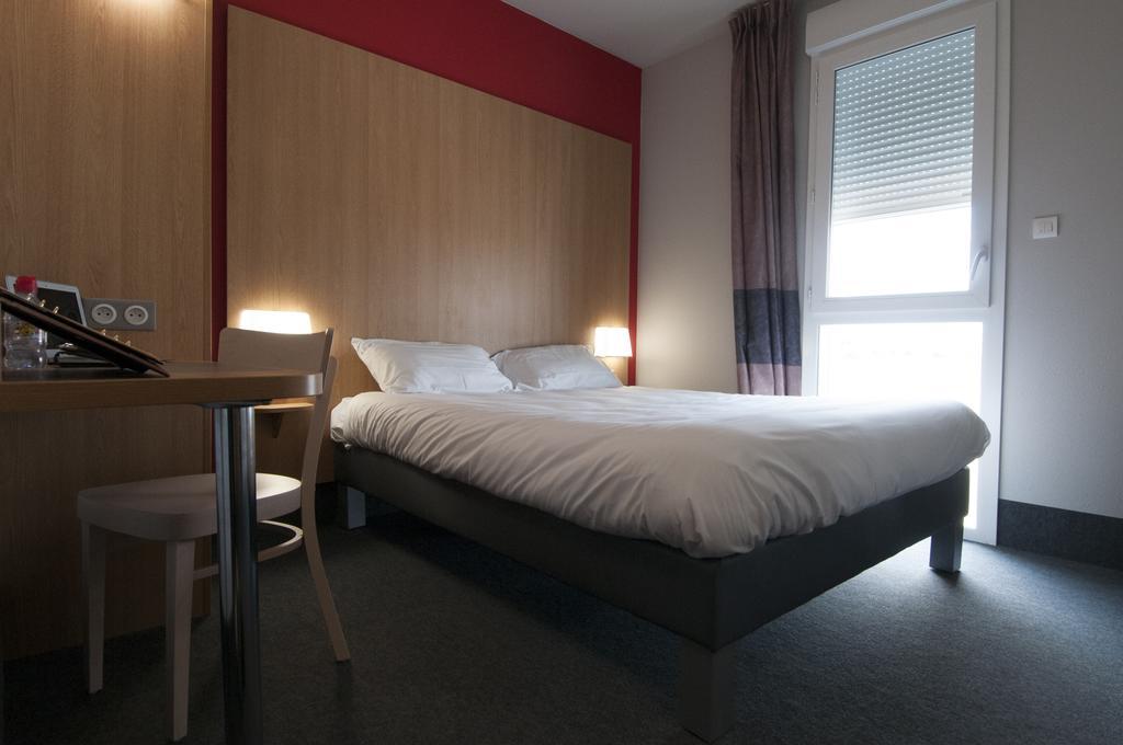 B&B Hotel La Rochelle Beaulieu Пюилборо Екстериор снимка