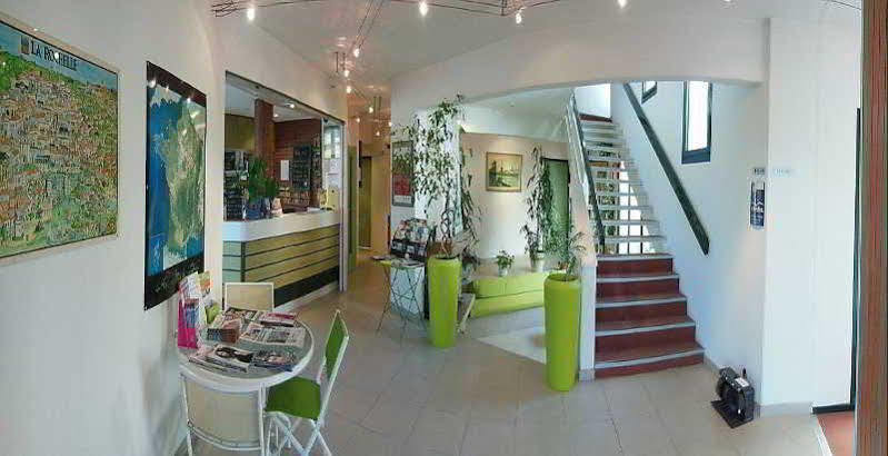 B&B Hotel La Rochelle Beaulieu Пюилборо Екстериор снимка