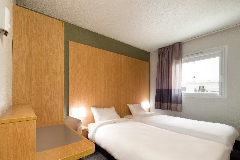 B&B Hotel La Rochelle Beaulieu Пюилборо Екстериор снимка